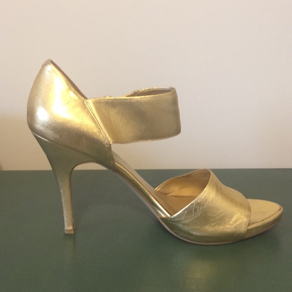 Nine West Gold Leather Sandals - Picture 4 of 5